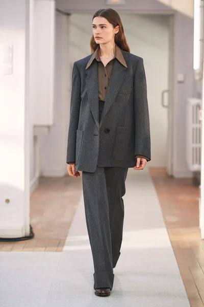 Look 12